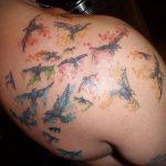 Фото тату с птицей на лопатке 09.03.2020 №052 -tattoo on the shoulder- tattoo-photo.ru