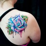 Фото тату с цветами на лопатке 09.03.2020 №008 -tattoo on the shoulder- tattoo-photo.ru