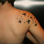 Фото черной тату на лопатке 09.03.2020 №029 -tattoo on the shoulder- tattoo-photo.ru