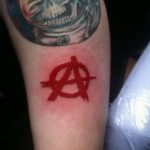 Фото знак анархии тату 24.03.2020 №020 -tattoo anarchy- tattoo-photo.ru