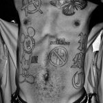 Фото тату анархия на груди 24.03.2020 №004 -tattoo anarchy- tattoo-photo.ru