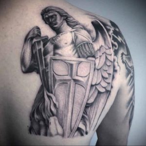 Фото тату ангел на лопатке 09.03.2020 №005 -tattoo on the shoulder- tattoo-photo.ru