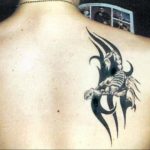 Фото тату на лопатке Скорпион 09.03.2020 №003 -tattoo on the shoulder- tattoo-photo.ru