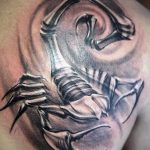 Фото тату на лопатке Скорпион 09.03.2020 №005 -tattoo on the shoulder- tattoo-photo.ru