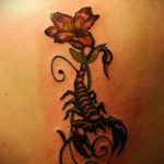 Фото тату на лопатке Скорпион 09.03.2020 №006 -tattoo on the shoulder- tattoo-photo.ru