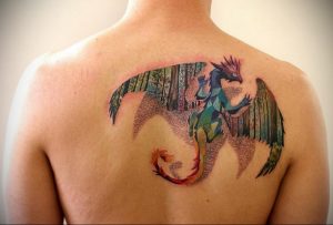 Фото тату на лопатке дракон 09.03.2020 №016 -tattoo on the shoulder- tattoo-photo.ru