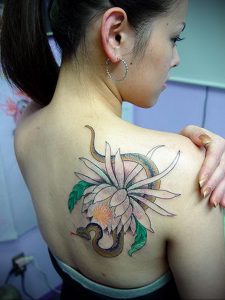 Фото тату на правой лопатке 09.03.2020 №039 -tattoo on the shoulder- tattoo-photo.ru