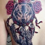 Фото тату с волком на лопатке 09.03.2020 №001 -tattoo on the shoulder- tattoo-photo.ru