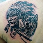 Фото тату с волком на лопатке 09.03.2020 №002 -tattoo on the shoulder- tattoo-photo.ru