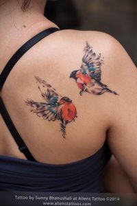Фото тату с птицей на лопатке 09.03.2020 №001 -tattoo on the shoulder- tattoo-photo.ru