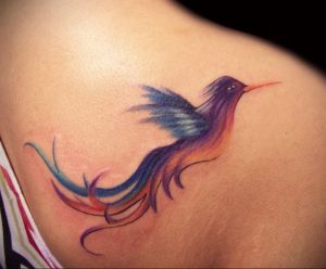 Фото тату с птицей на лопатке 09.03.2020 №012 -tattoo on the shoulder- tattoo-photo.ru