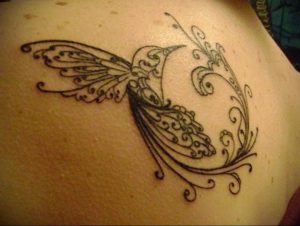 Фото тату с птицей на лопатке 09.03.2020 №016 -tattoo on the shoulder- tattoo-photo.ru