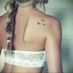 Фото тату с птицей на лопатке 09.03.2020 №017 -tattoo on the shoulder- tattoo-photo.ru