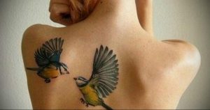 Фото тату с птицей на лопатке 09.03.2020 №035 -tattoo on the shoulder- tattoo-photo.ru