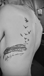 Фото тату с птицей на лопатке 09.03.2020 №036 -tattoo on the shoulder- tattoo-photo.ru
