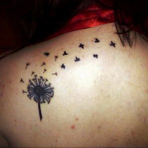 Фото тату с птицей на лопатке 09.03.2020 №050 -tattoo on the shoulder- tattoo-photo.ru