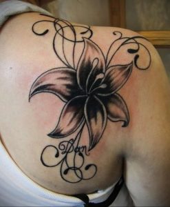 Фото татуировки на лопатке 09.03.2020 №004 -tattoo on the shoulder- tattoo-photo.ru
