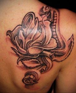 Фото татуировки на лопатке 09.03.2020 №059 -tattoo on the shoulder- tattoo-photo.ru