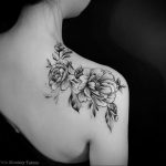 Фото черной тату на лопатке 09.03.2020 №021 -tattoo on the shoulder- tattoo-photo.ru