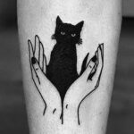 Фото маленькой тату для ведьмы 28.01.2021 №0002 - small witch tattoo - tattoo-photo.ru