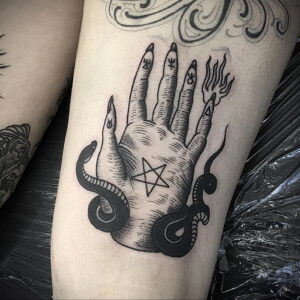 Фото рисунка тату рука ведьмы 28.01.2021 №0026 - witch hand tattoo - tattoo-photo.ru