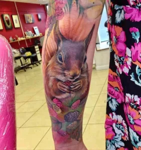 Фото пример рисунка тату белка 18,10,2021 - №0024 - squirrel tattoo - tattoo-photo.ru