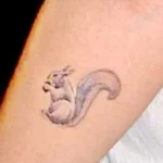 Фото пример рисунка тату белка 18,10,2021 - №0035 - squirrel tattoo - tattoo-photo.ru