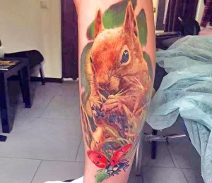 Фото пример рисунка тату белка 18,10,2021 - №0069 - squirrel tattoo - tattoo-photo.ru