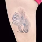 Фото пример рисунка тату белка 18,10,2021 - №0107 - squirrel tattoo - tattoo-photo.ru