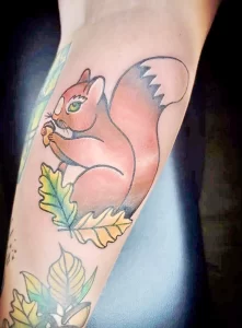 Фото пример рисунка тату белка 18,10,2021 - №0202 - squirrel tattoo - tattoo-photo.ru
