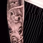Фото пример рисунка тату белка 18,10,2021 - №0233 - squirrel tattoo - tattoo-photo.ru