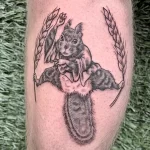Фото пример рисунка тату белка 18,10,2021 - №0260 - squirrel tattoo - tattoo-photo.ru