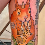Фото пример рисунка тату белка 18,10,2021 - №0297 - squirrel tattoo - tattoo-photo.ru