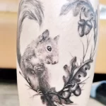Фото пример рисунка тату белка 18,10,2021 - №0302 - squirrel tattoo - tattoo-photo.ru