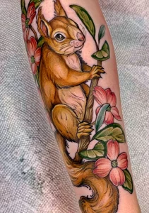 Фото пример рисунка тату белка 18,10,2021 - №0320 - squirrel tattoo - tattoo-photo.ru