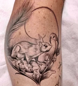 Фото пример рисунка тату белка 18,10,2021 - №0395 - squirrel tattoo - tattoo-photo.ru