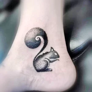 Фото пример рисунка тату белка 18,10,2021 - №0427 - squirrel tattoo - tattoo-photo.ru