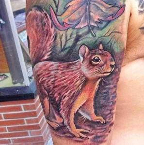 Фото пример рисунка тату белка 18,10,2021 - №0449 - squirrel tattoo - tattoo-photo.ru
