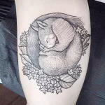 Фото пример рисунка тату белка 18,10,2021 - №0469 - squirrel tattoo - tattoo-photo.ru