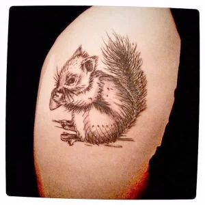 Фото пример рисунка тату белка 18,10,2021 - №0043 - squirrel tattoo - tattoo-photo.ru