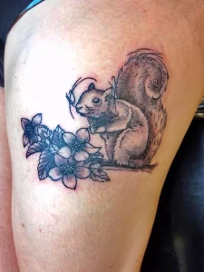 Фото пример рисунка тату белка 18,10,2021 - №0050 - squirrel tattoo - tattoo-photo.ru