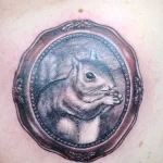 Фото пример рисунка тату белка 18,10,2021 - №0059 - squirrel tattoo - tattoo-photo.ru