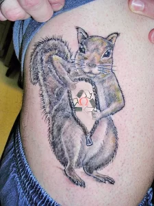 Фото пример рисунка тату белка 18,10,2021 - №0086 - squirrel tattoo - tattoo-photo.ru