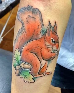 Фото пример рисунка тату белка 18,10,2021 - №0089 - squirrel tattoo - tattoo-photo.ru