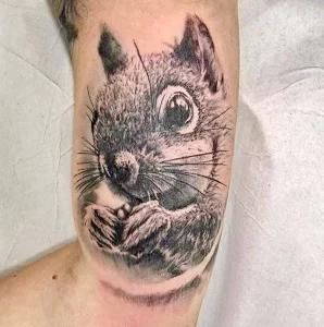 Фото пример рисунка тату белка 18,10,2021 - №0093 - squirrel tattoo - tattoo-photo.ru