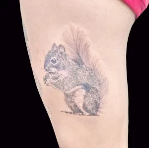 Фото пример рисунка тату белка 18,10,2021 - №0107 - squirrel tattoo - tattoo-photo.ru