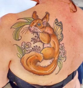 Фото пример рисунка тату белка 18,10,2021 - №0116 - squirrel tattoo - tattoo-photo.ru