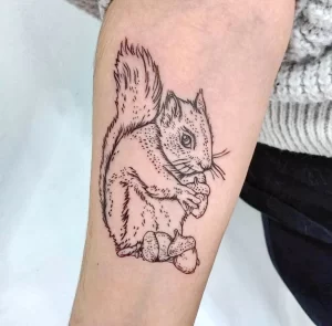 Фото пример рисунка тату белка 18,10,2021 - №0121 - squirrel tattoo - tattoo-photo.ru