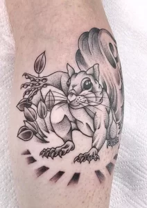 Фото пример рисунка тату белка 18,10,2021 - №0130 - squirrel tattoo - tattoo-photo.ru