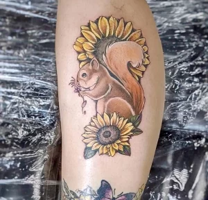 Фото пример рисунка тату белка 18,10,2021 - №0133 - squirrel tattoo - tattoo-photo.ru